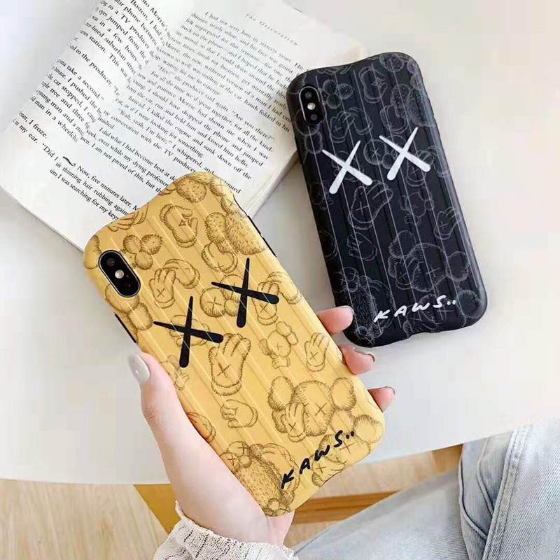 個性キャラクター iphone xr/xs maxケースkaws