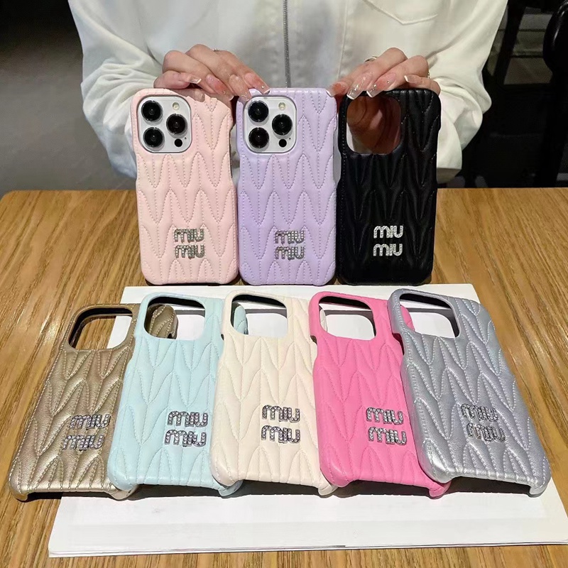 MIU MIU/ミュウミュウ ブランド iPhone 14/14 Pro/14 Pro Maxケース かわいい モノグラム柄 レザー風 ジャケット型 カラー色 コピー