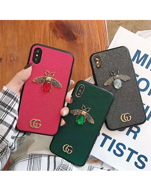 gucci iPhone xr/xs max/xsケース グッチ iphone x/8/7スマホケース ブランド Iphone6/6s Plus Iphone6/6sカバー ジャケット 立体的なミツバチ付き ラインストーン付き