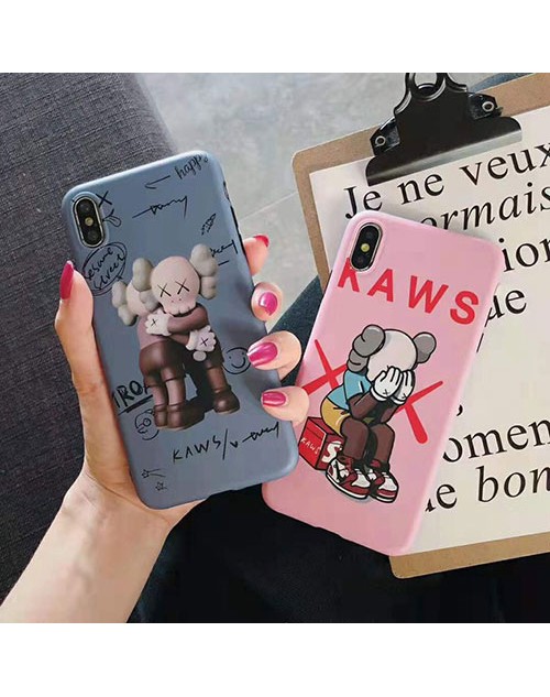 KAWS iphone 11/11pro maxケースブランド 個性キャラクター iphone xr/xs maxケース アイフォン x/8/7 plusカバー 人気潮流