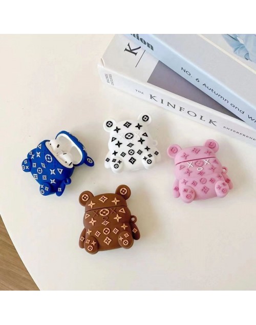 KAWS/カウズ LV/ルイヴィトン ハイブランド AirPods Pro 2/3ケース キャラクター風 シリコン 熊柄 モノグラム 第1/2/3世代 エアーポッズ3/プロ2/2/1カバー 収納 保護 ファッション メンズ レディース