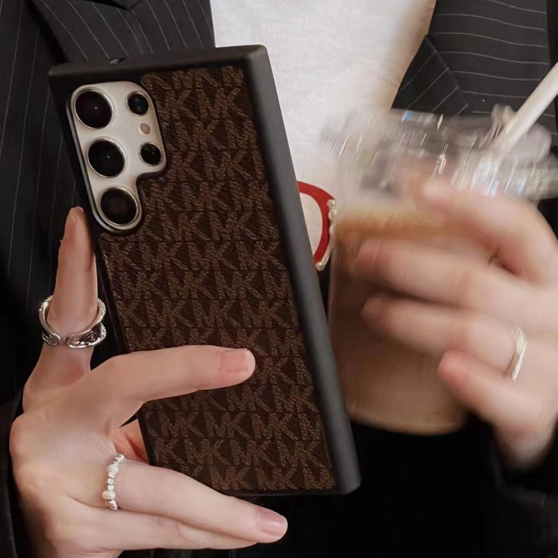 マイケルコース MK iphone 15ケース