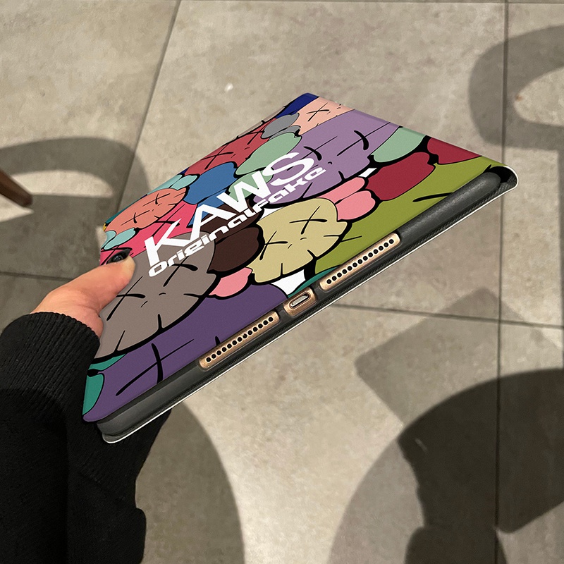  Kaws アイパッド第9世代ケース オートウェイクアップ/スリープ機能